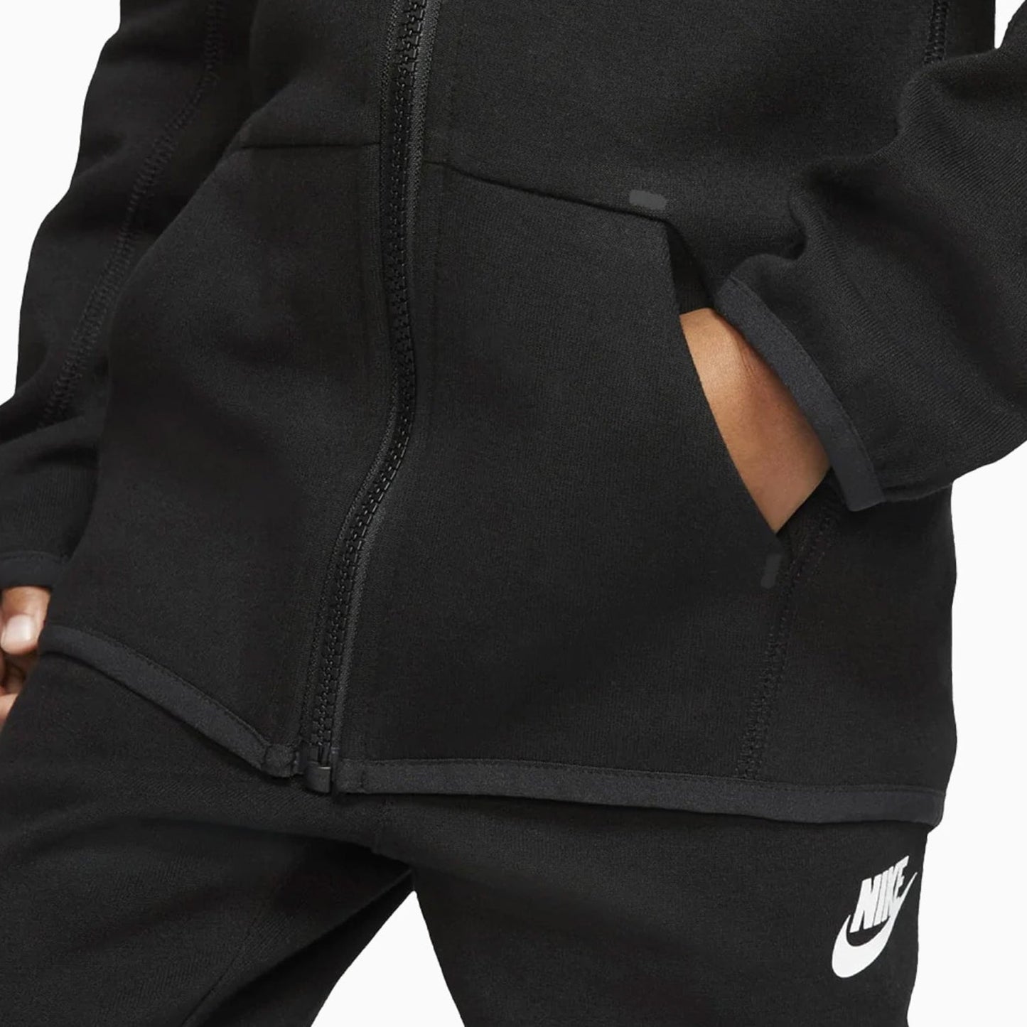 Kid's Sportswear Essential Tech Fleece Outfit