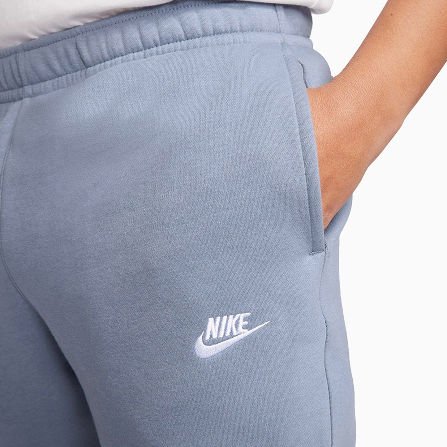 Men's Sportswear Club Outfit