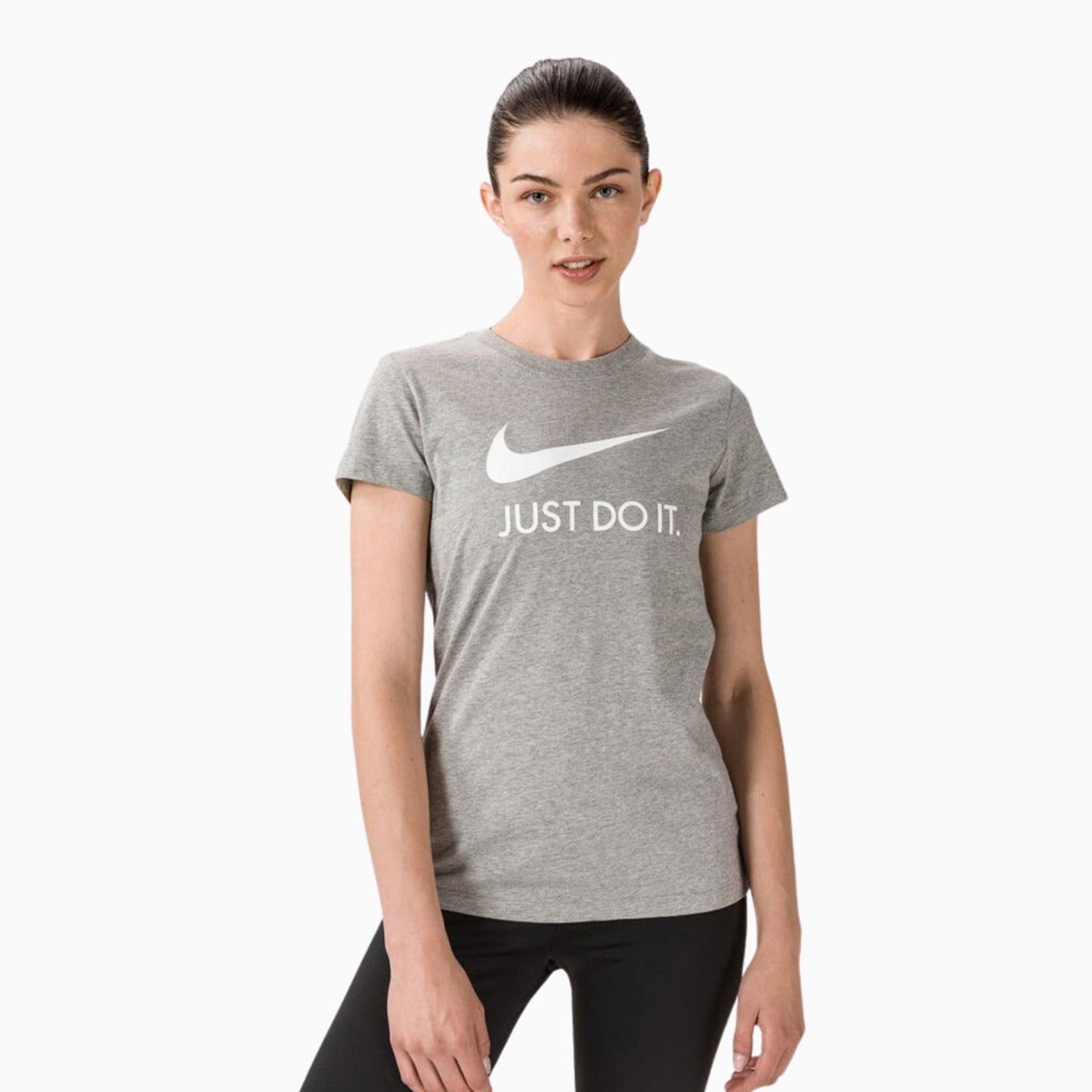 Women's Sportswear Essential Outfit