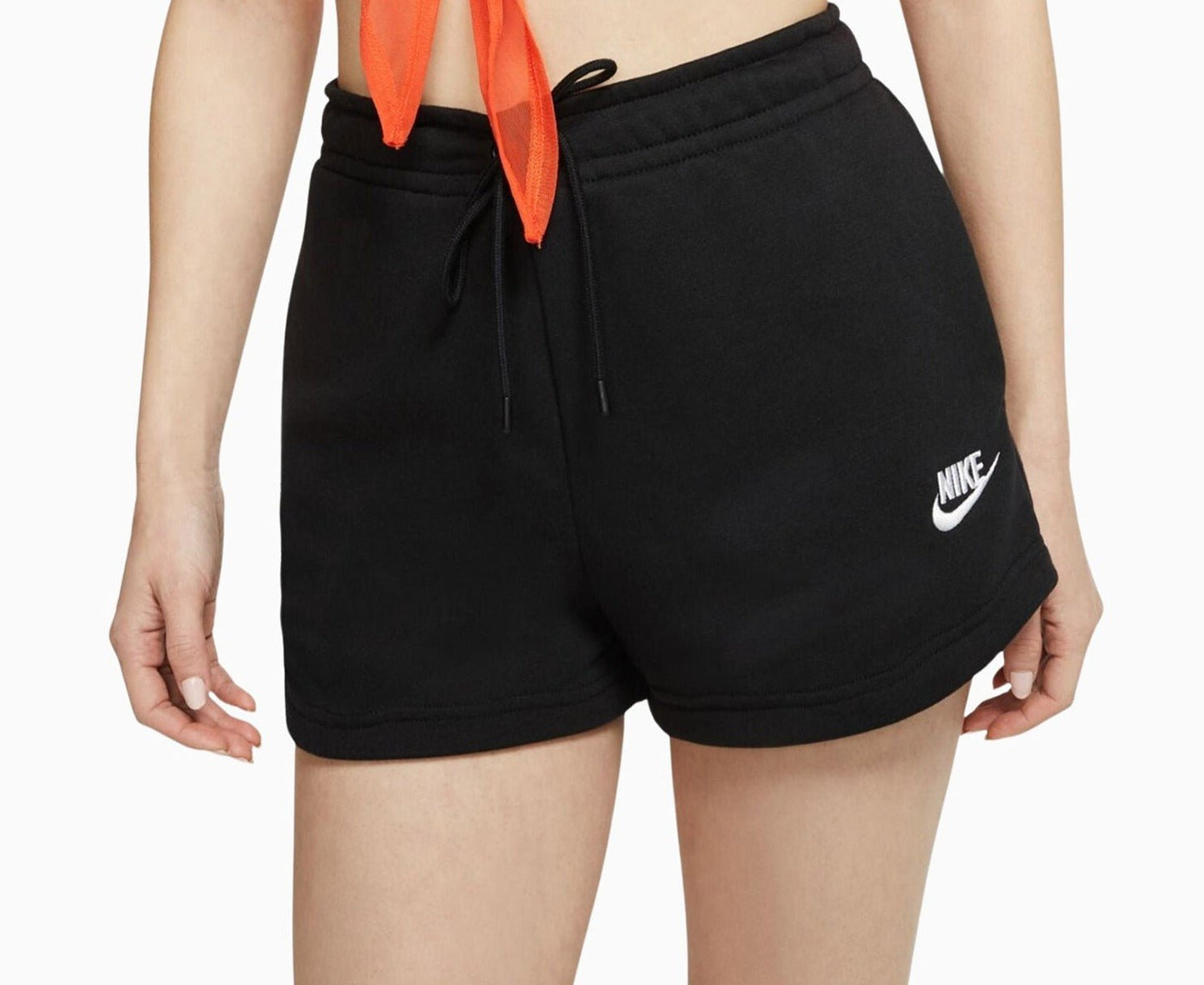Women's Sportswear Essential Outfit