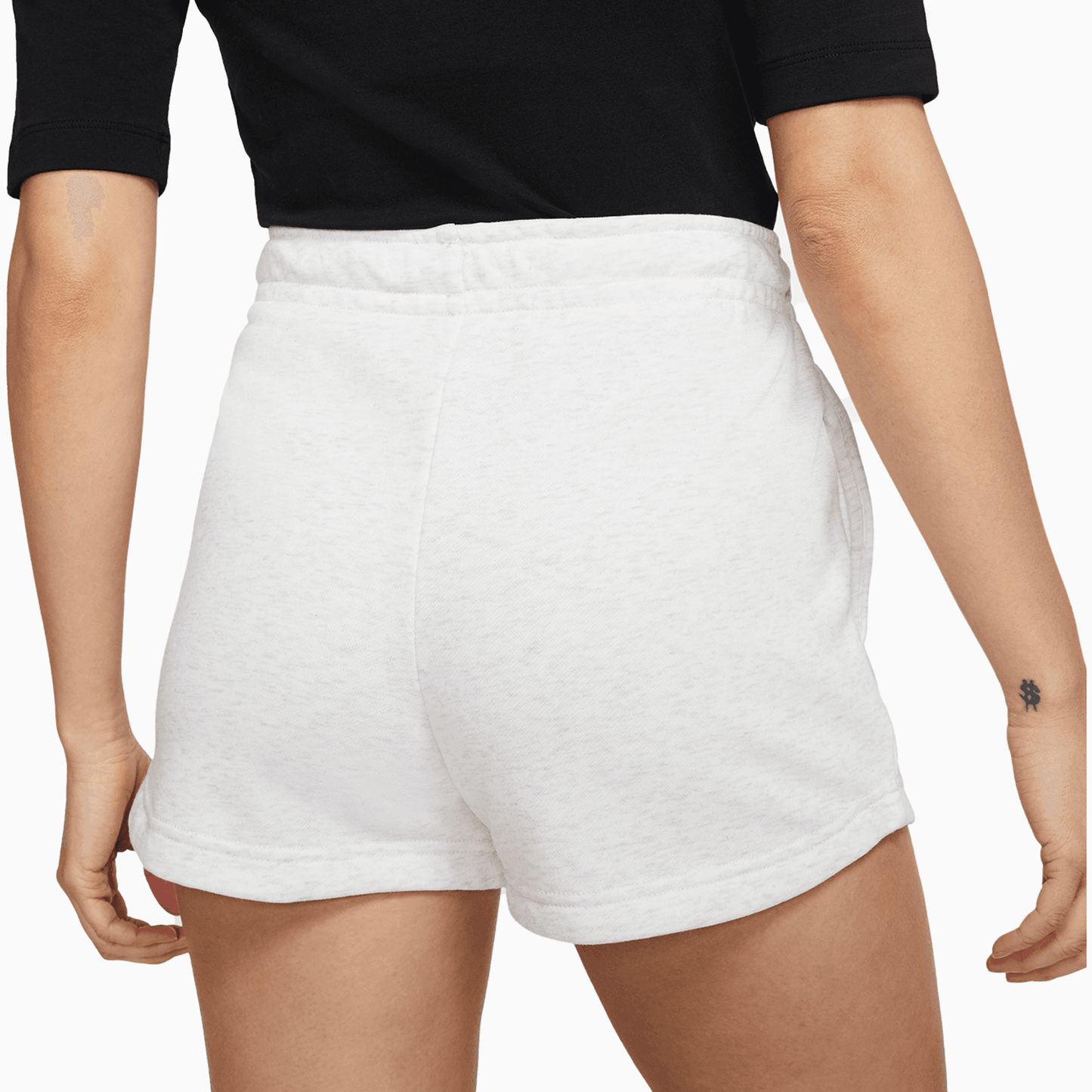 Women's Sportswear Essentials Outfit