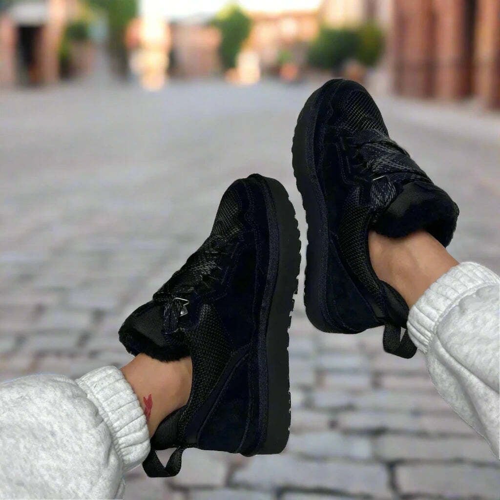 Women's Lowmel Sneaker
