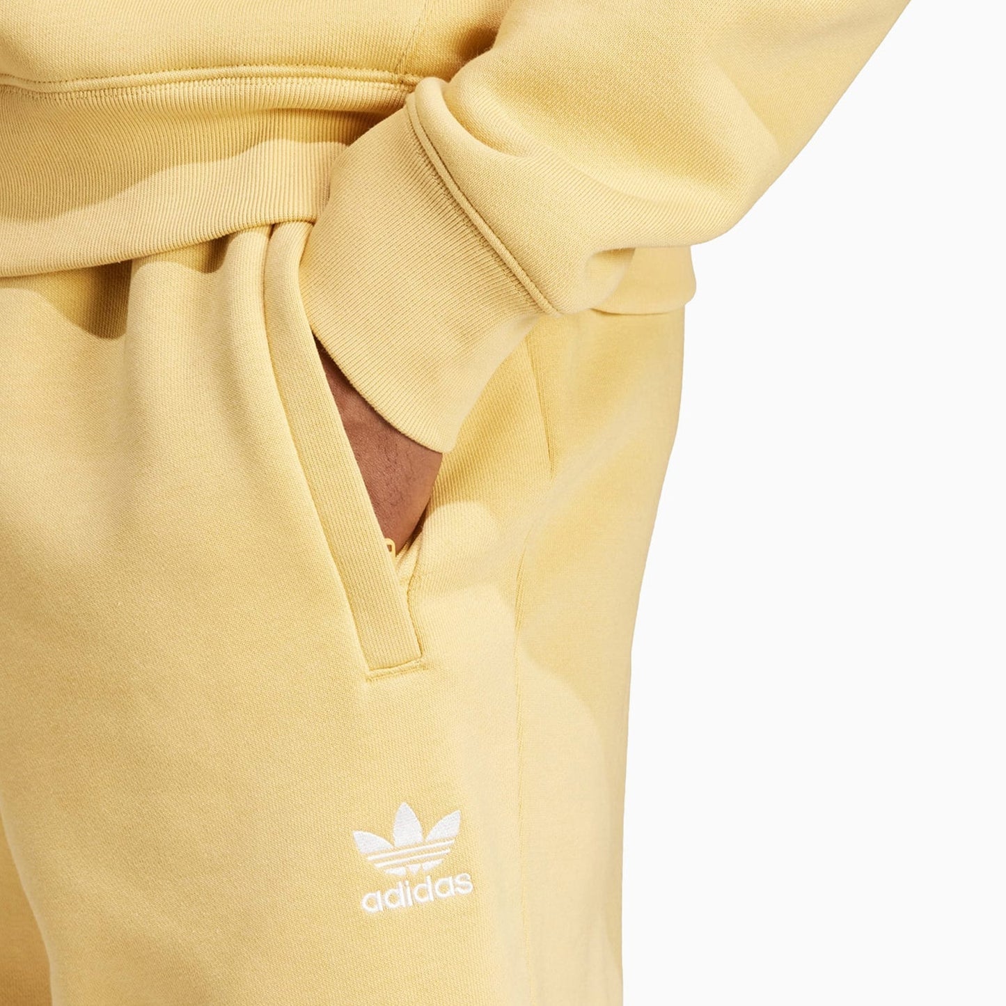 Men's Originals Trefoil Essentials Outfit