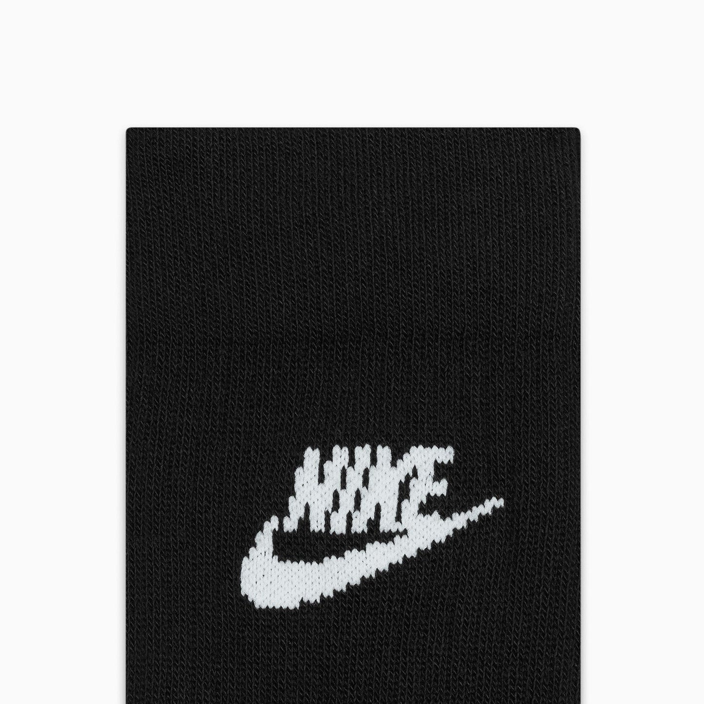Nike Sportswear Everyday Essential Crew Socks (3 Pairs)