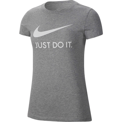 Women's Sportswear Essential Outfit