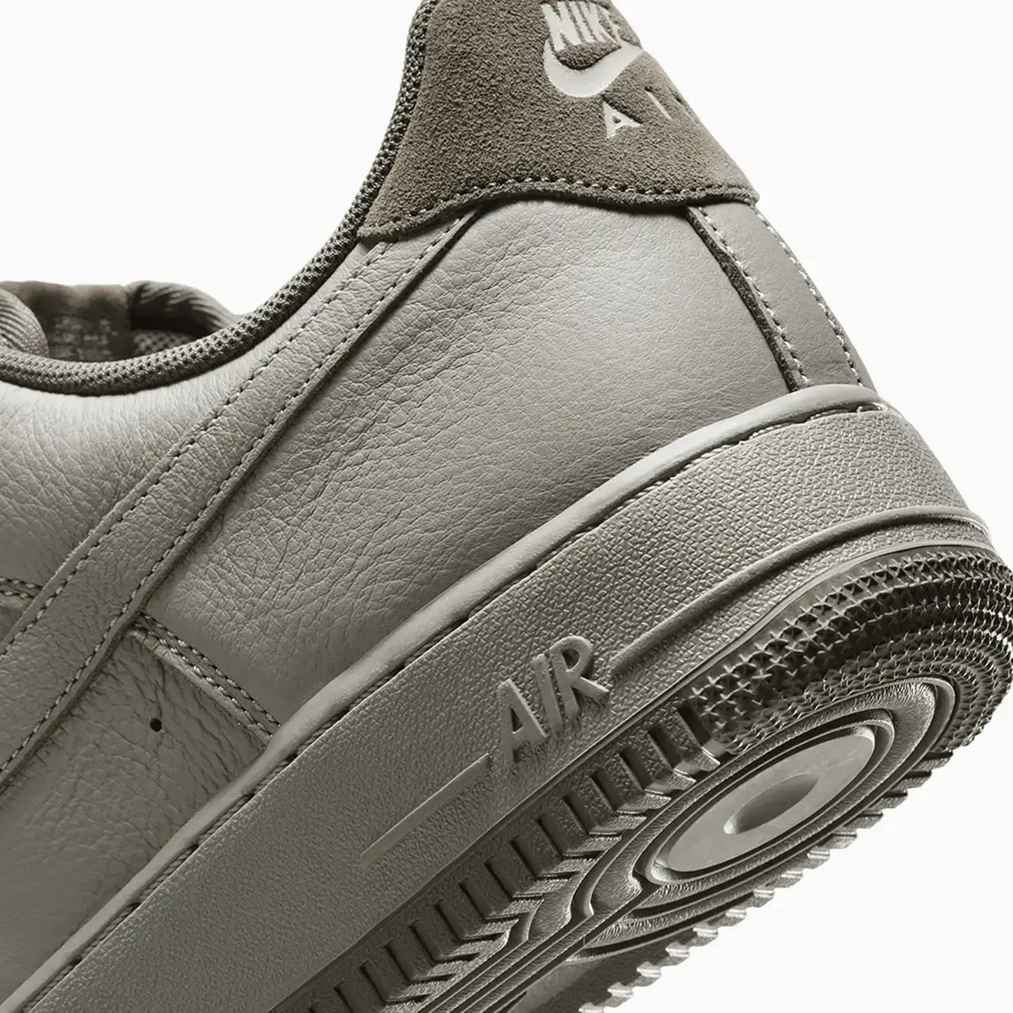 Men's Air Force 1 07 LV8 "Light Army"