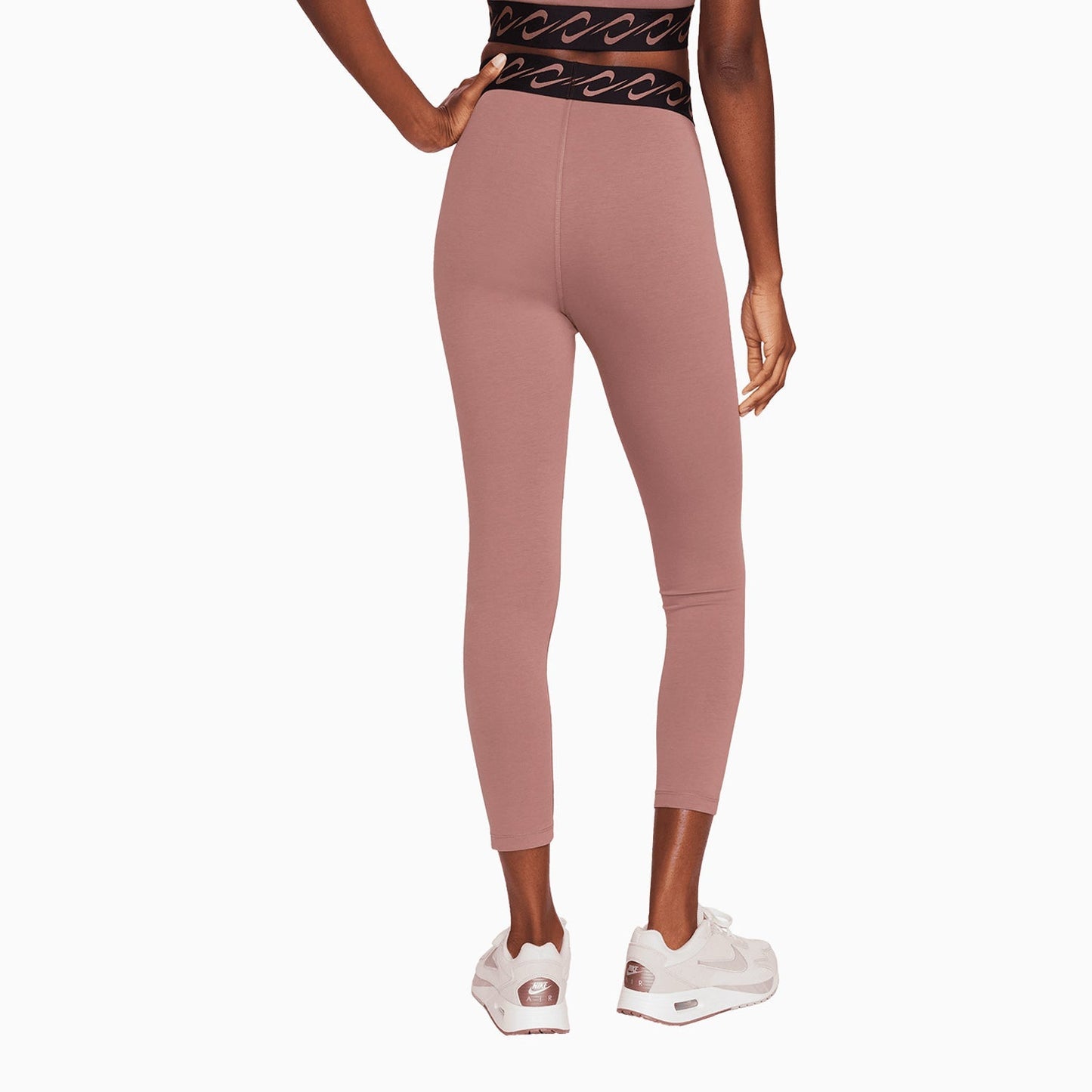 Women's Sportswear Essential Swoosh Outfit