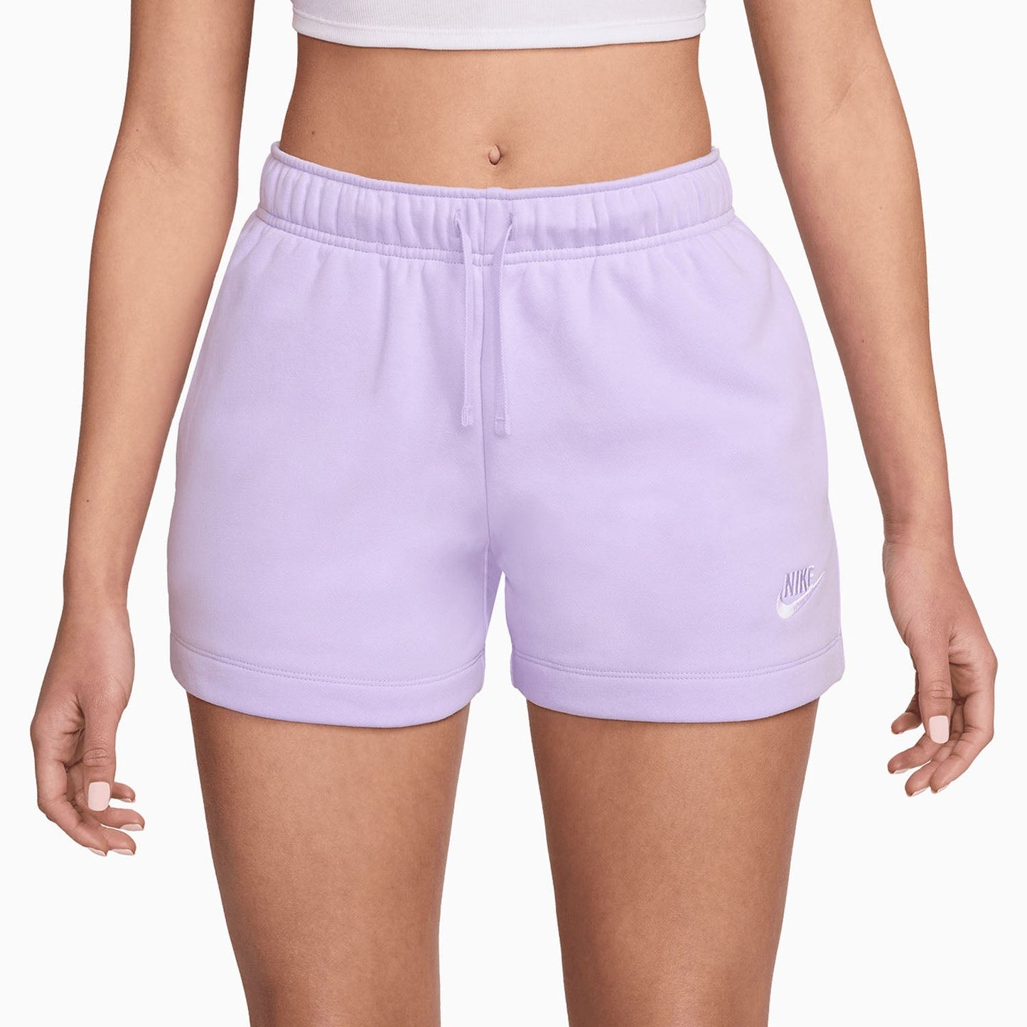 Women's Sportswear Essentials Outfit