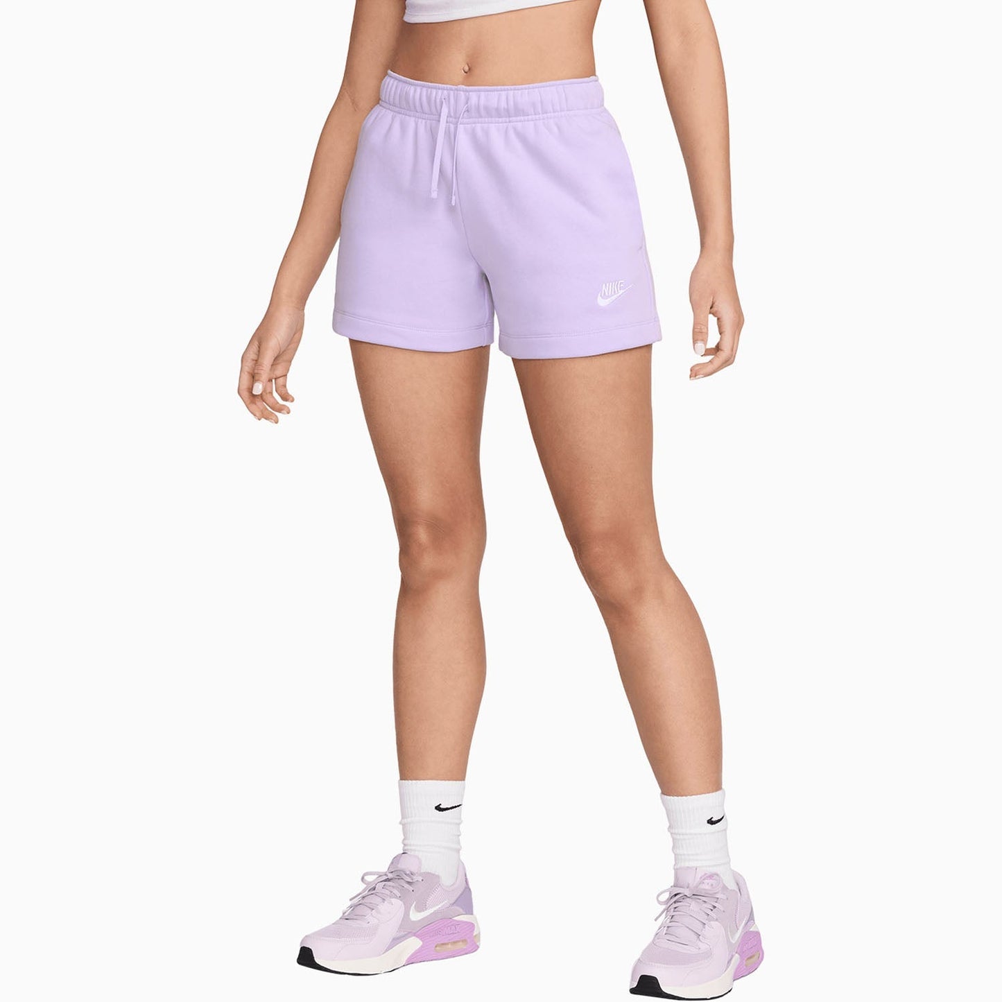 Women's Sportswear Essentials Outfit