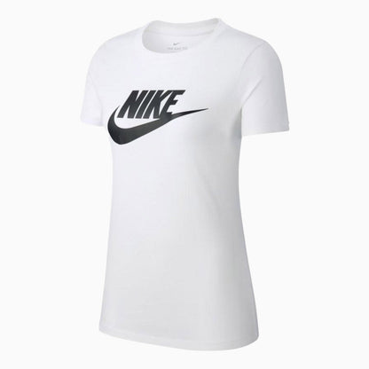 Women's Sportswear Essentials Outfit
