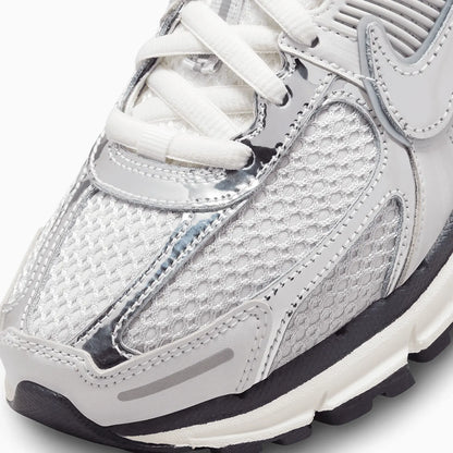 Women's Zoom Vomero 5 "Photon Dust Metallic"